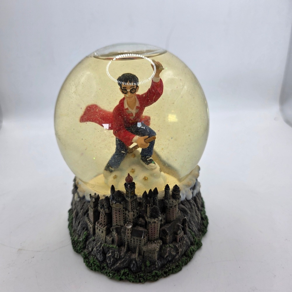 Harry Potter Quidditch Snow Globe Enesco 2000 Hogwarts Castle #853100A